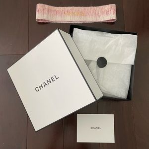 Chanel box and ribbon set.